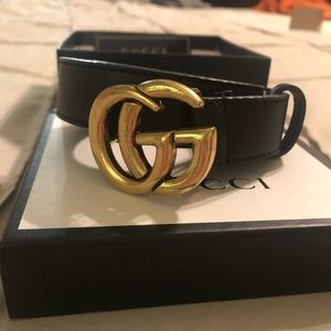 Women’s Gucci Belt - Black w/ gold buckle